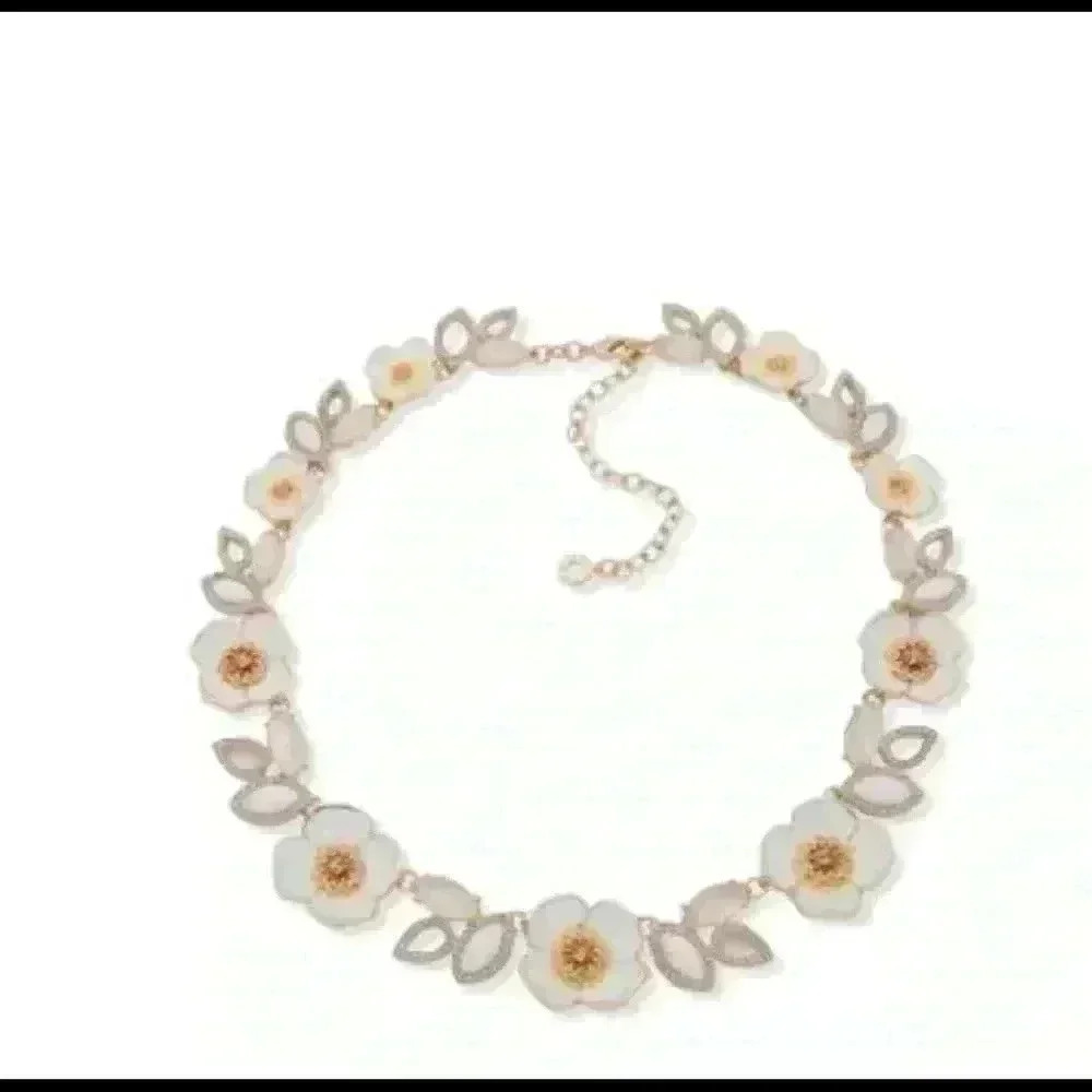 Anne Klein New Gold tone multi flower necklace - Picture 2 of 2